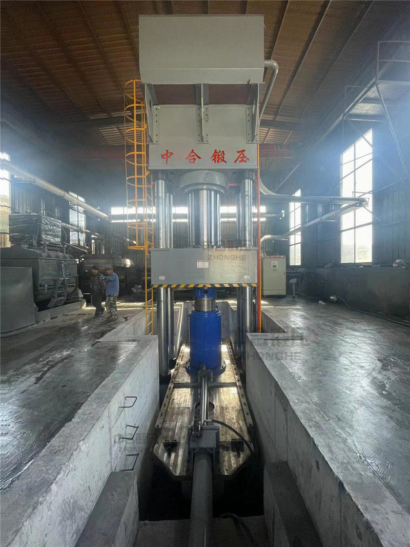 2000吨四柱液压机