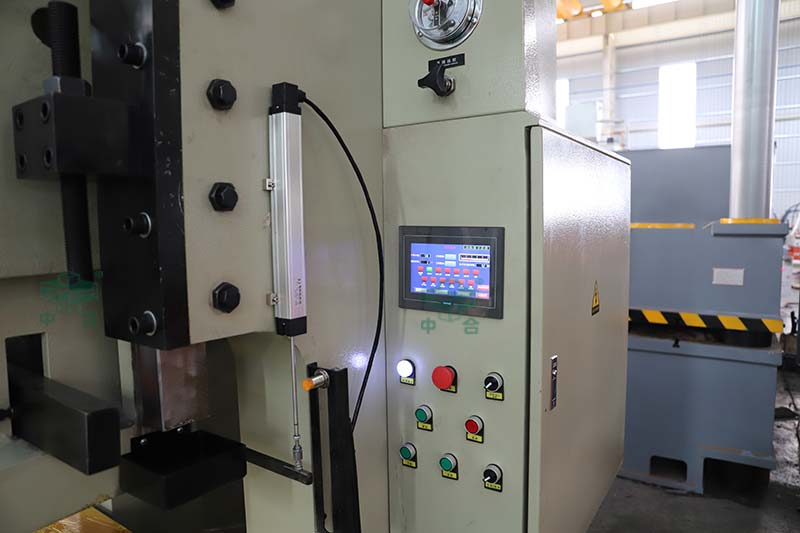 油压冲床-快速液压机(图6) 油压冲床-快速液压机(图6)