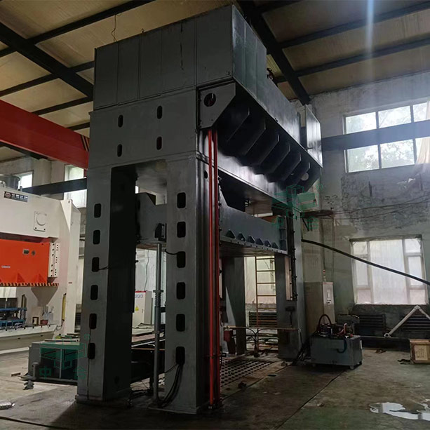 630吨框架式拉伸液压机